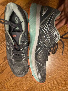 asics walking shoes